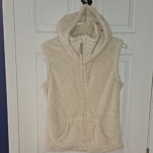 Bench Hooded Zip Up Cream Sherpa Vest-M